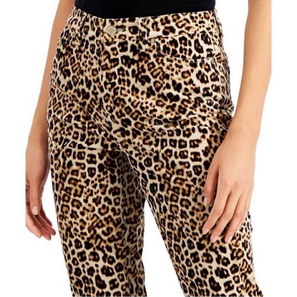 Charter Club Lexington Leopard Print High Rise Straight Leg Jeans NWT 14 - Picture 3 of 9